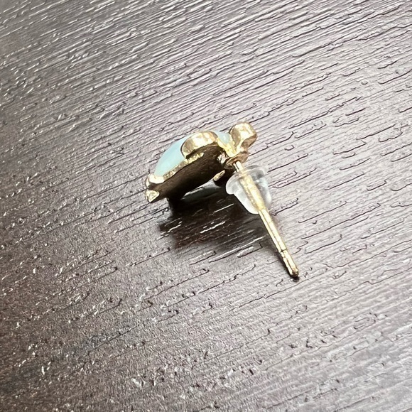 Turtle Stud Earrings Golden - Picture 5 of 7